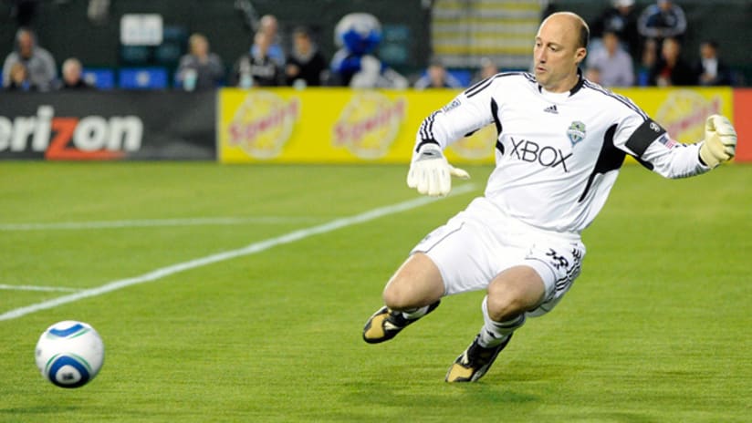 Seattle's Kasey Keller makes a save against the San Jose Earthquakes on Saturday at Buck Shaw Stadium.