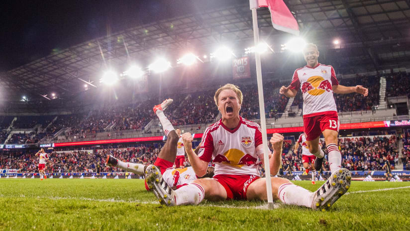 Dax McCarty NYvPHI 100116