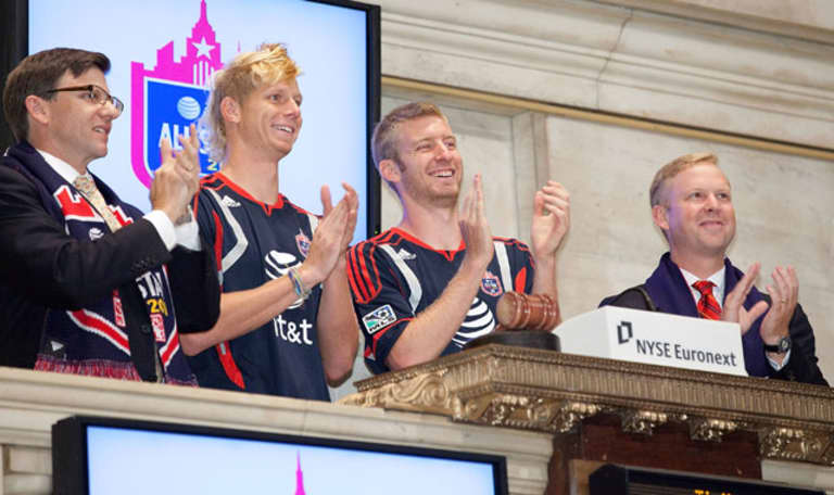 Tim Ream and Chris Heck help ring NYSE closing bell -